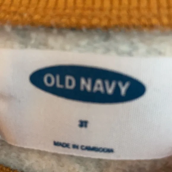 Women’s Old Navy printed sweatshirt. - Picture 3 of 3